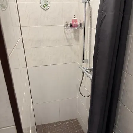Toomemaee Cute 2-bedrooms -2 Big Beds- Free Parking- Free Wifi
